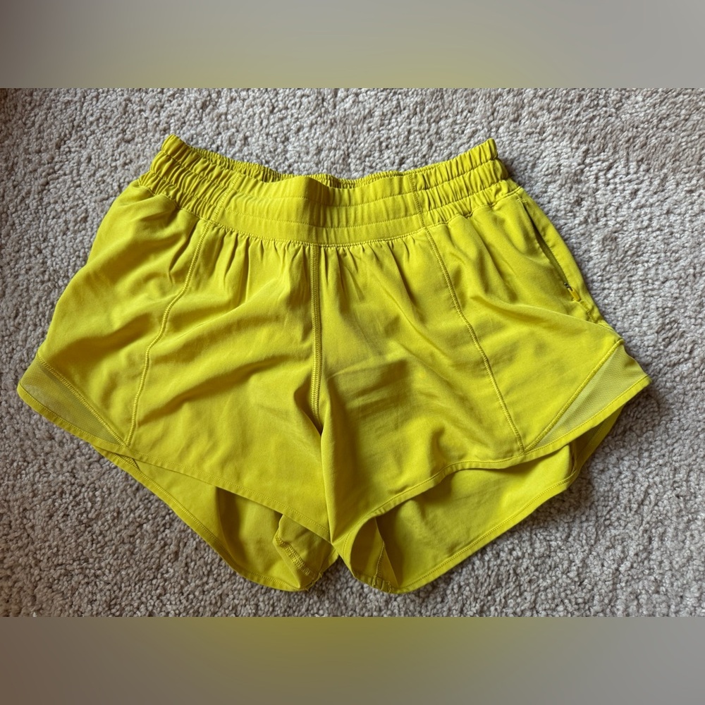 Lululemon Low Rise Lined 4” Hotty Hot Short Size 4